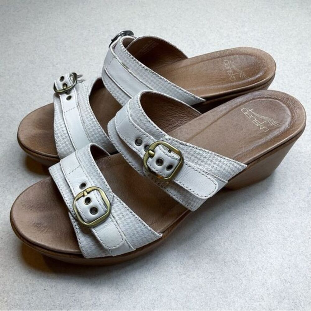 Dansko Jessie Sandal 39 White & Cream Houndstooth Brass Buckle Slip On‎ Heel